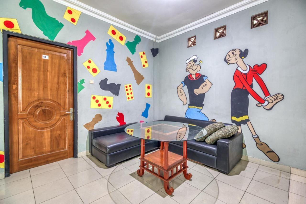 RedDoorz Hostel near Stadion Mandala Krida Yogya Yogyakarta Exterior foto